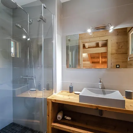 Moderne 4* Avec Sauna, Tv Et Parking A Argentiere - Fr-1-343-180